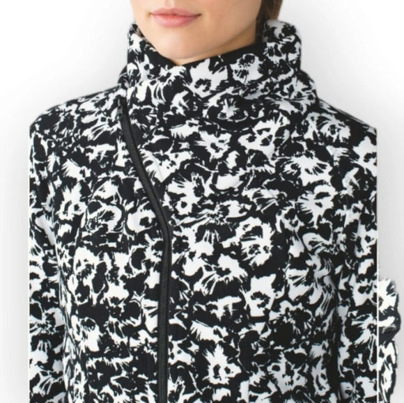 Lululemon Cozy Cuddle Up Sweatshirt Jacket Floral Fleece Lined Size 8 - Picture 7 of 16